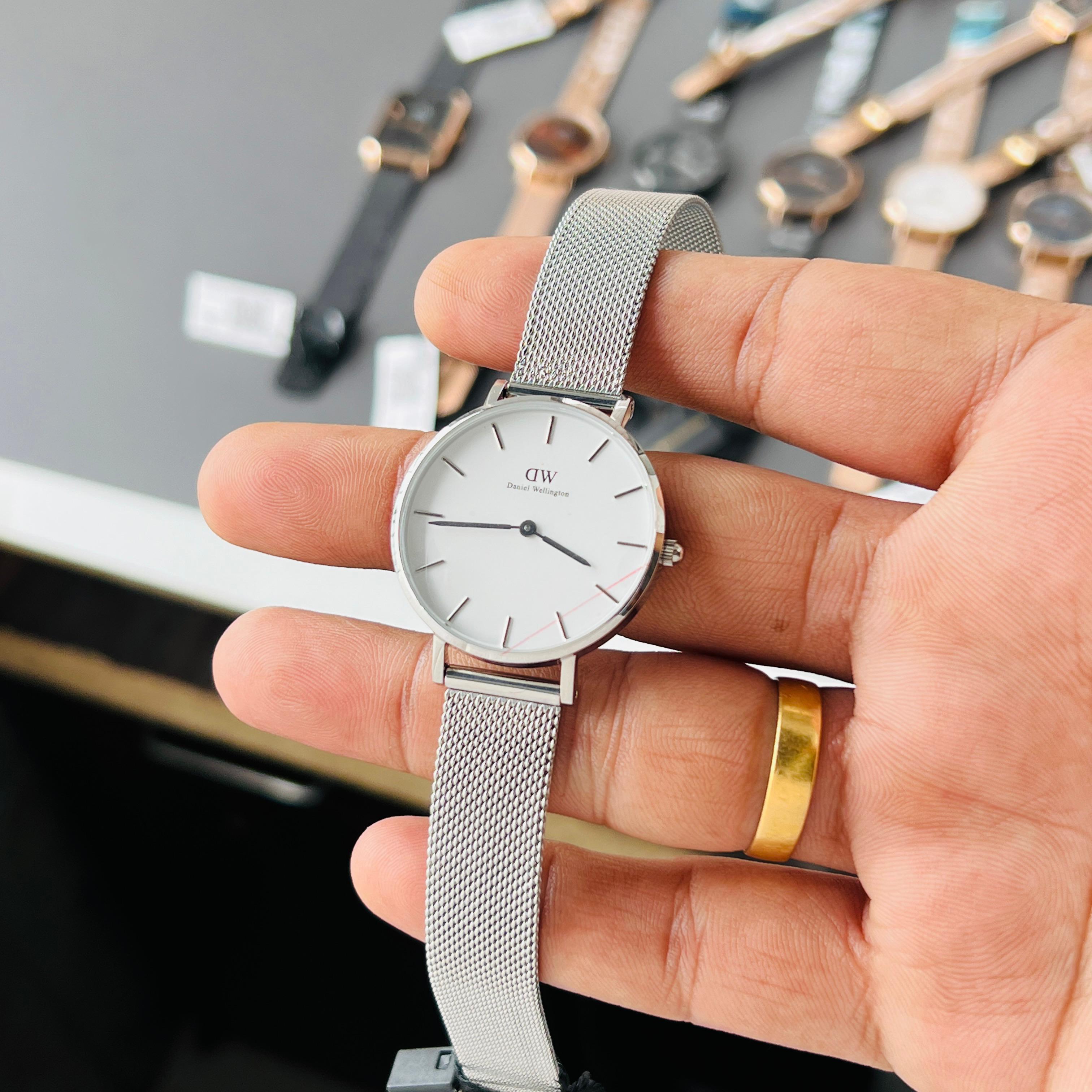 DW ROUND DIAL CLASSIC PETITE