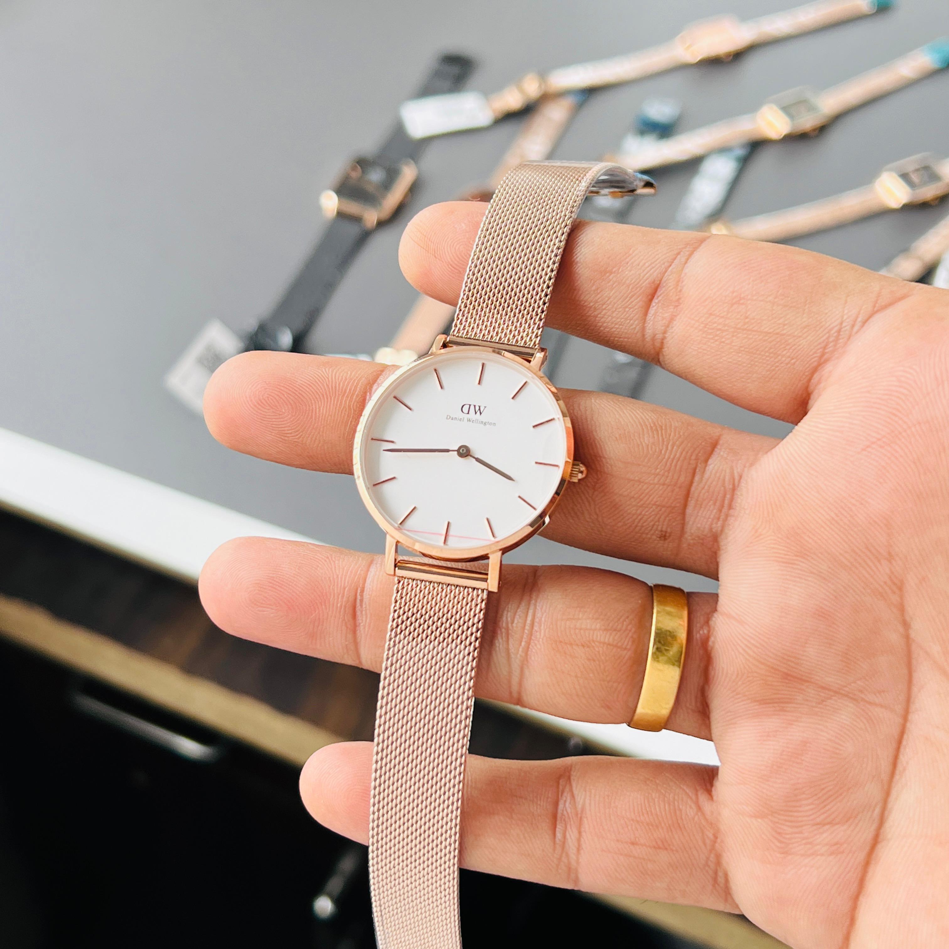 DW ROUND DIAL CLASSIC PETITE