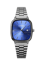 CASIO QUARTZ VINTAGE BLUE DIAL WATCH