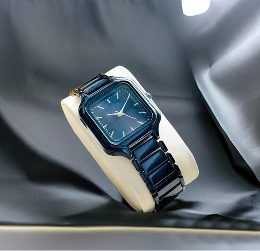 Black dial square for woman