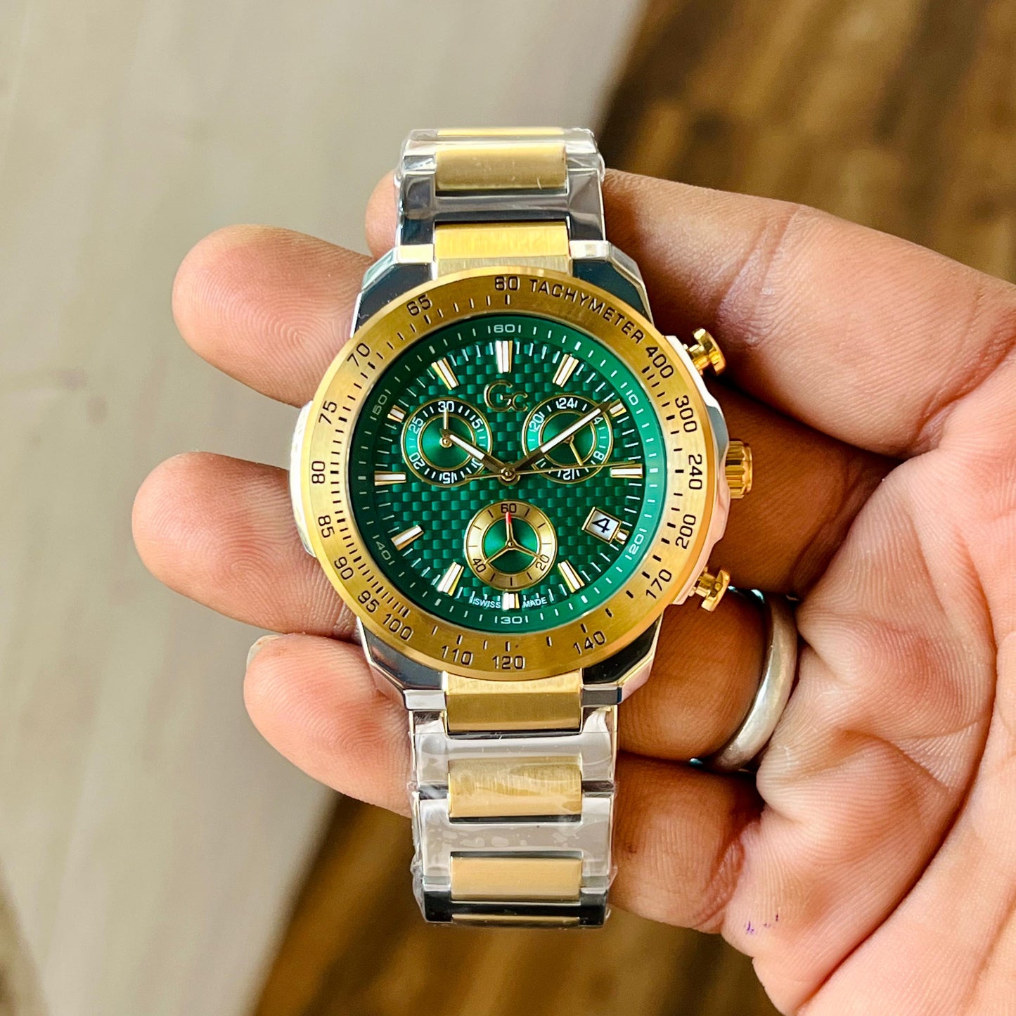 Guess Collection First Class Green Round Dial Analog Men Watch Z35002G9MF