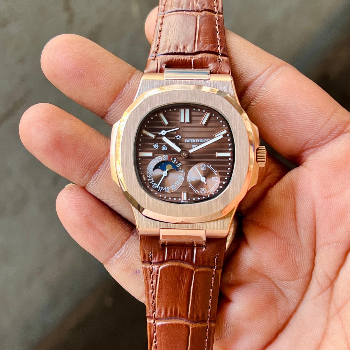 Patek Philippe Nautilus Case Size:40mm - Case Material:Rose Gold - Movement:Automatic Winding