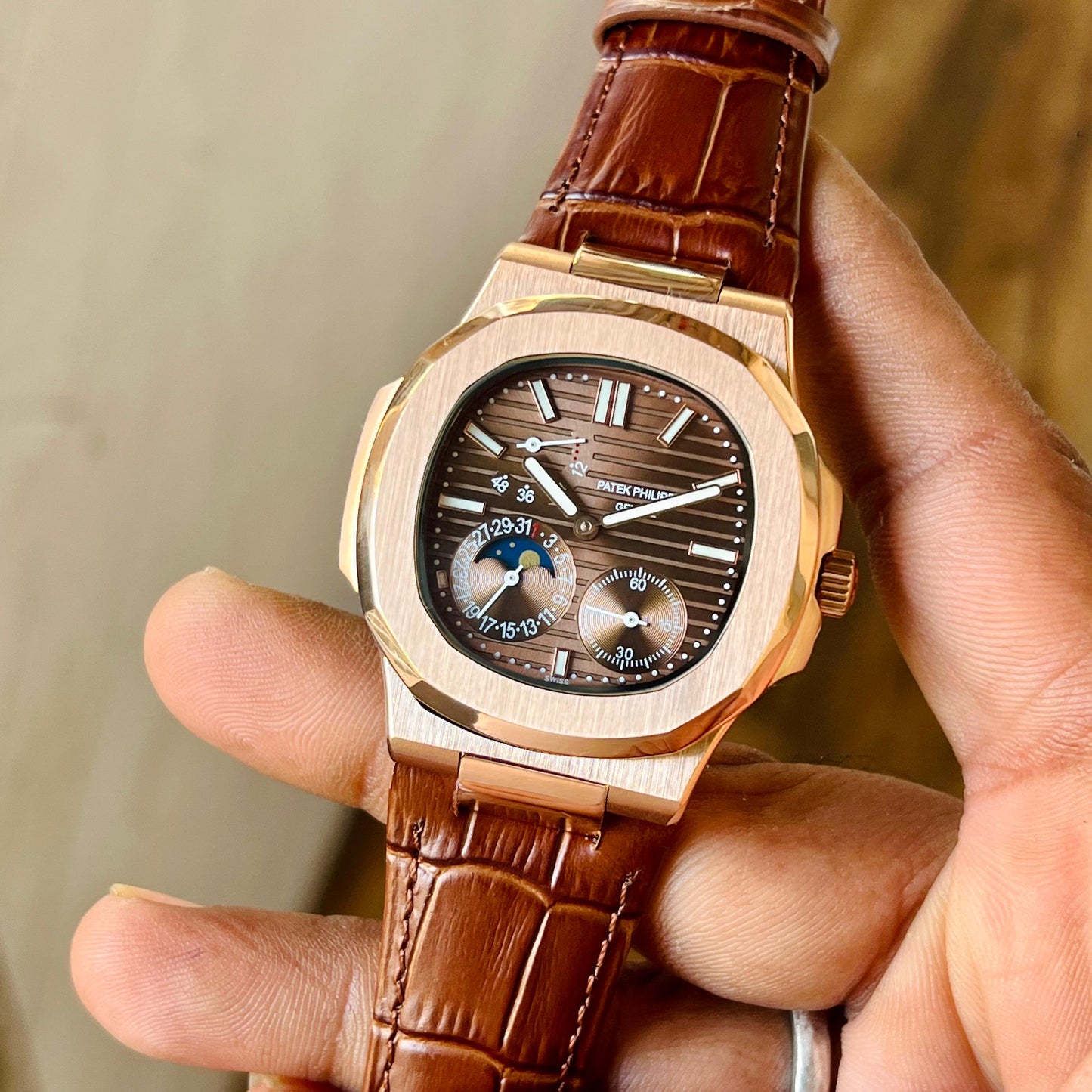 Patek Philippe Nautilus Case Size:40mm - Case Material:Rose Gold - Movement:Automatic Winding