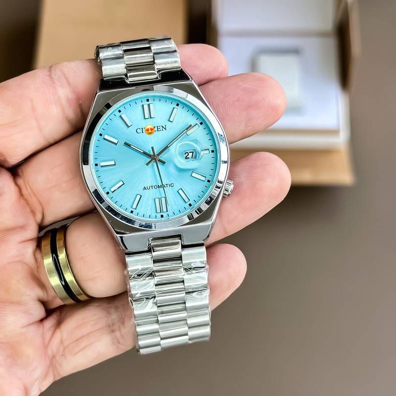 Citiz*n Classic Analog cool light blue