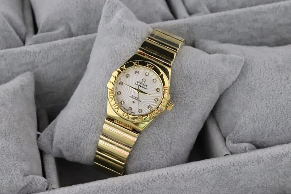 OMEGA WOMEN GOLD WHITE DIAL