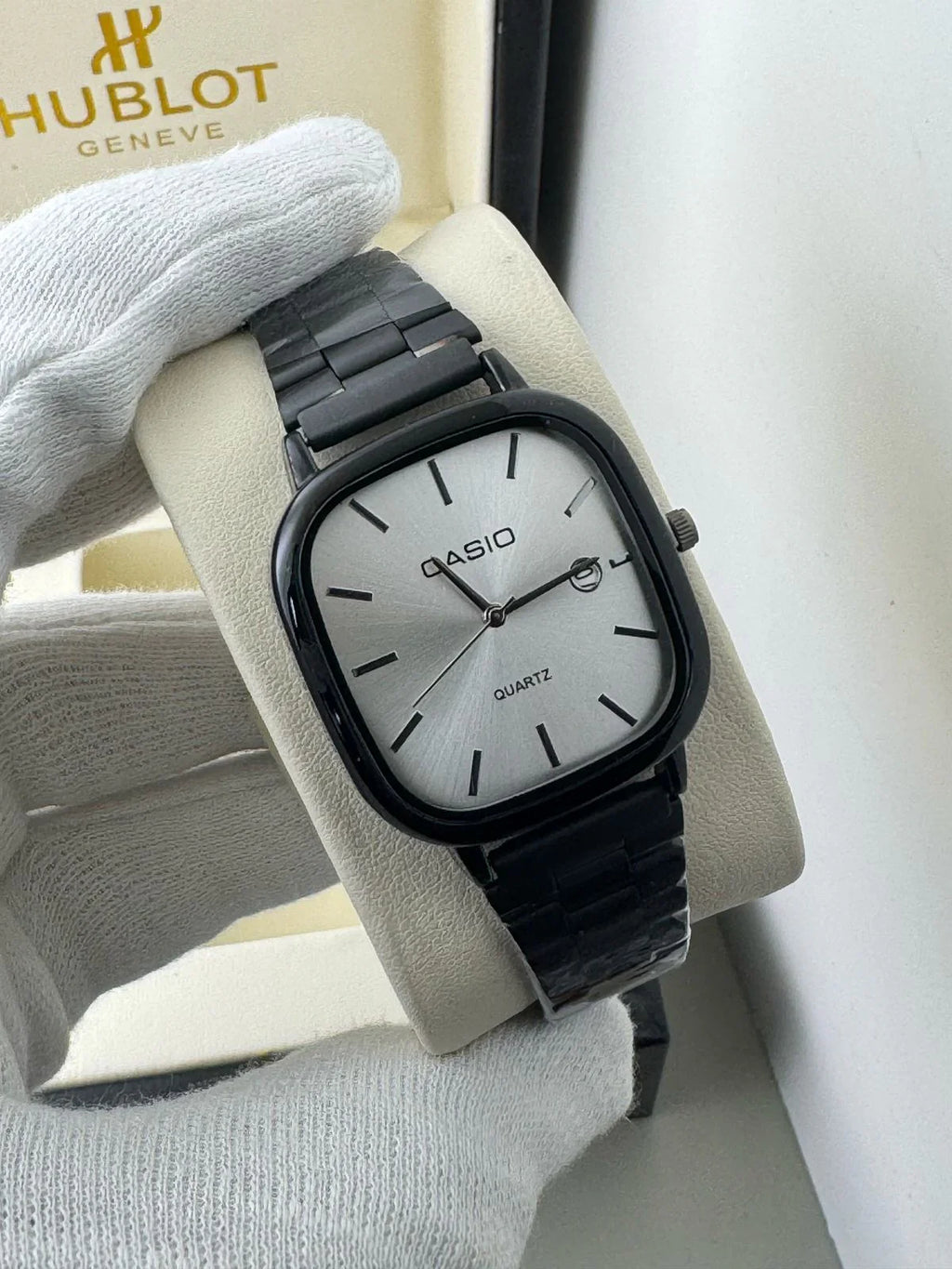 CASIO QUARTZ VINTAGE WATCH